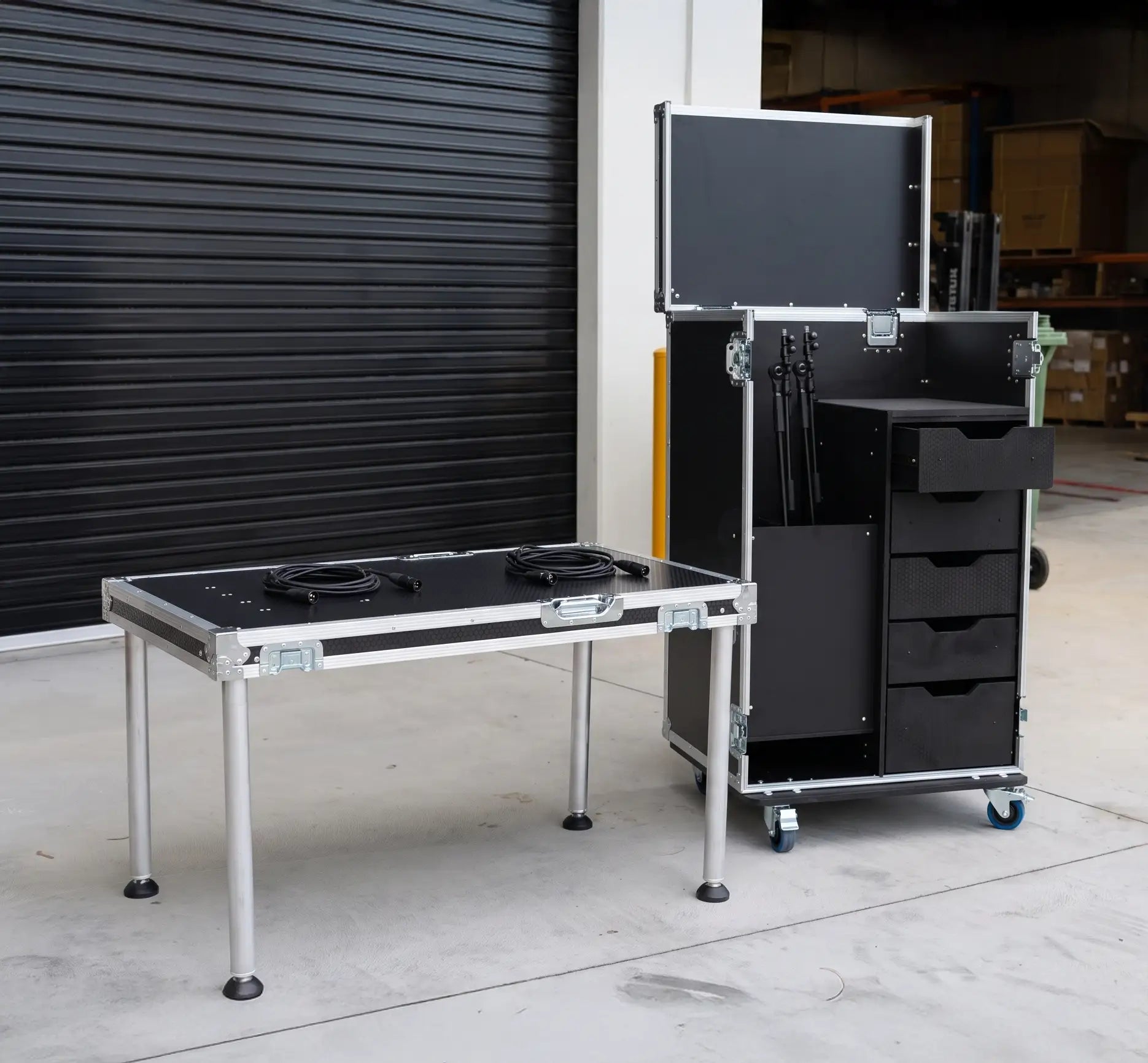 12 Microphone Stand Workstation Road Case