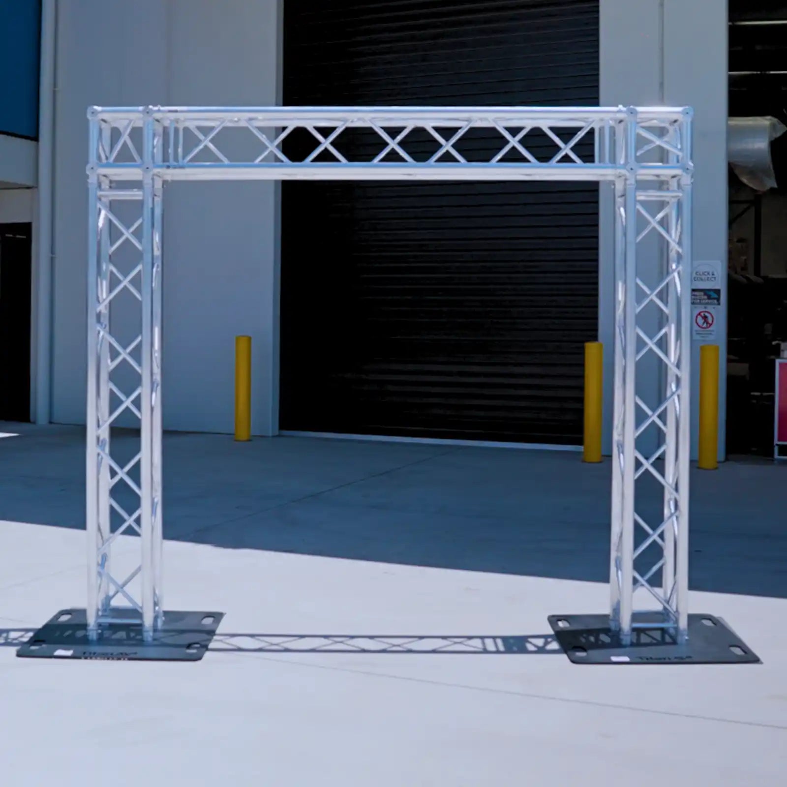290 Box Truss Arch, 2.3m(H) x 2.6m(W)