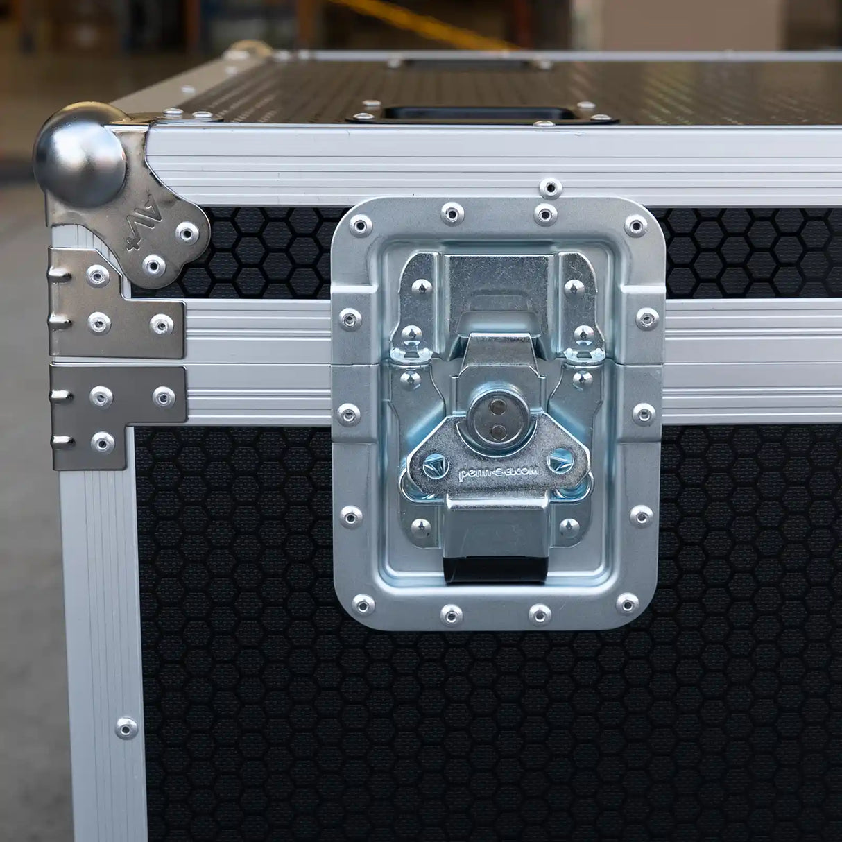 Large & Short Cable Packer with Adjustable Dividers – Pro Case