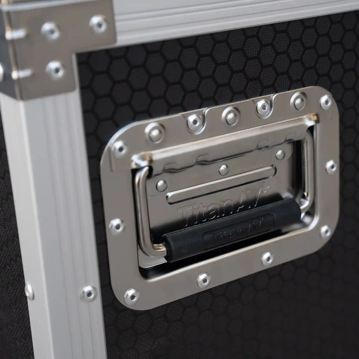 Large & Short Cable Packer with Adjustable Dividers – Pro Case
