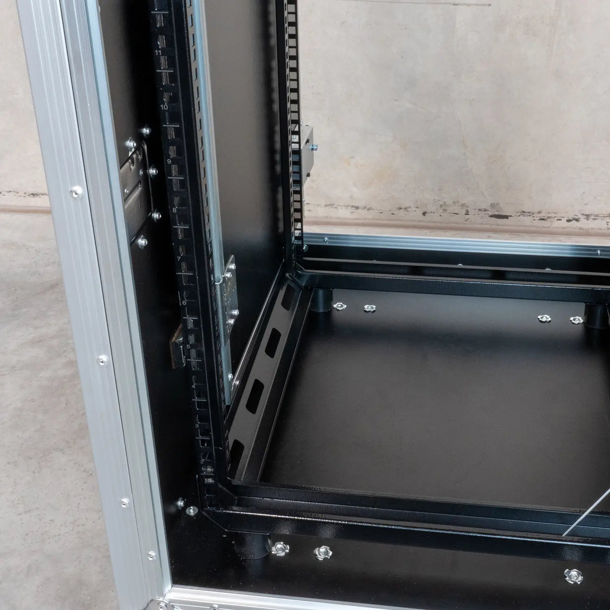 19" 14RU Slam Rack Road Case on Castors, Pro Series