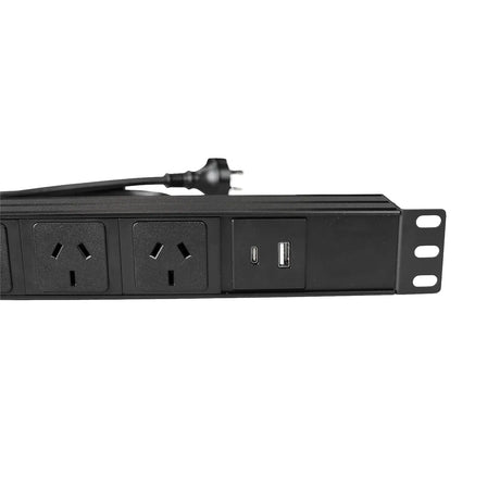 Titan AV 1RU 6 way PDU with USB & USB-C